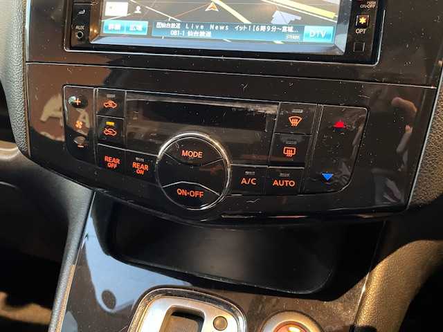 日産 セレナ ハイウェイスター 宮城県 2013(平25)年 8.6万km スーパーブラック 4WD/純正メモリーナビ/MC312D-W/CD/DVD/Bluetooth/TV/バックカメラ/インテリジェントキー/プッシュスタート/ドアバイザー/フロアマット/新車時保証書/取扱説明書/スペアキー　１