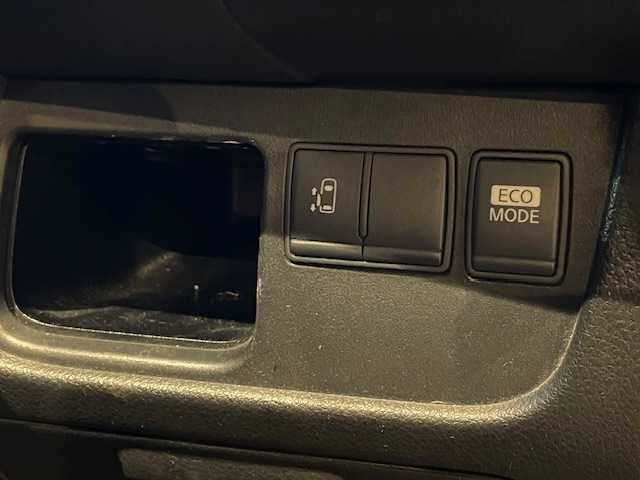 日産 セレナ ハイウェイスター 宮城県 2013(平25)年 8.6万km スーパーブラック 4WD/純正メモリーナビ/MC312D-W/CD/DVD/Bluetooth/TV/バックカメラ/インテリジェントキー/プッシュスタート/ドアバイザー/フロアマット/新車時保証書/取扱説明書/スペアキー　１