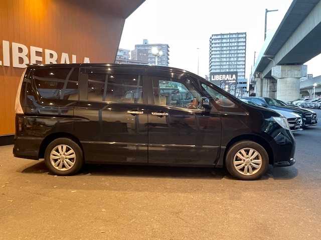 日産 セレナ ハイウェイスター 宮城県 2013(平25)年 8.6万km スーパーブラック 4WD/純正メモリーナビ/MC312D-W/CD/DVD/Bluetooth/TV/バックカメラ/インテリジェントキー/プッシュスタート/ドアバイザー/フロアマット/新車時保証書/取扱説明書/スペアキー　１