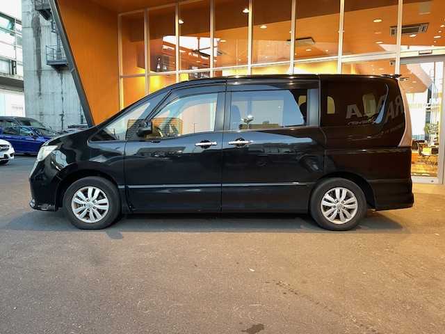 日産 セレナ ハイウェイスター 宮城県 2013(平25)年 8.6万km スーパーブラック 4WD/純正メモリーナビ/MC312D-W/CD/DVD/Bluetooth/TV/バックカメラ/インテリジェントキー/プッシュスタート/ドアバイザー/フロアマット/新車時保証書/取扱説明書/スペアキー　１