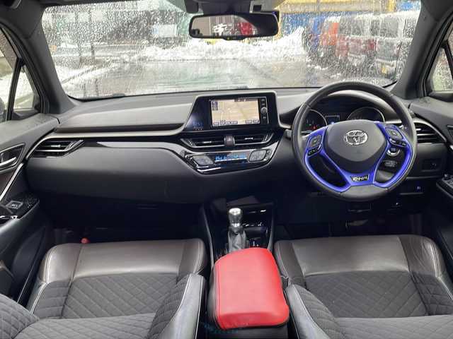 トヨタ Ｃ－ＨＲ G－T 道北・旭川 2017(平29)年 10.2万km センシュアルレッドマイカ /寒冷地仕様//純正ナビ/CD/DVD/BT/SD/フルセグ//バックカメラ//トヨタセーフティセンス＋/BSM/PCS/LDA/RCTA/オートマチックハイビーム/レーダークルーズコントロール//オートライト//前席シートヒーター//純正エンジンスターター//社外16インチAW冬タイヤ//純正18インチAW夏タイヤ積込//ミラーヒーター//ドライブレコーダー//スペアキー//LEDヘッドライト//フォグランプ//革調シートカバー//横滑り防止//フロアマット//ドアバイザー//保証書