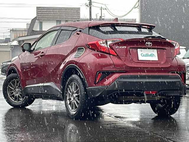 トヨタ Ｃ－ＨＲ G－T 道北・旭川 2017(平29)年 10.2万km センシュアルレッドマイカ /寒冷地仕様//純正ナビ/CD/DVD/BT/SD/フルセグ//バックカメラ//トヨタセーフティセンス＋/BSM/PCS/LDA/RCTA/オートマチックハイビーム/レーダークルーズコントロール//オートライト//前席シートヒーター//純正エンジンスターター//社外16インチAW冬タイヤ//純正18インチAW夏タイヤ積込//ミラーヒーター//ドライブレコーダー//スペアキー//LEDヘッドライト//フォグランプ//革調シートカバー//横滑り防止//フロアマット//ドアバイザー//保証書