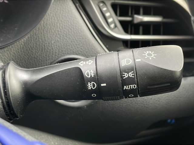 トヨタ Ｃ－ＨＲ G－T 道北・旭川 2017(平29)年 10.2万km センシュアルレッドマイカ /寒冷地仕様//純正ナビ/CD/DVD/BT/SD/フルセグ//バックカメラ//トヨタセーフティセンス＋/BSM/PCS/LDA/RCTA/オートマチックハイビーム/レーダークルーズコントロール//オートライト//前席シートヒーター//純正エンジンスターター//社外16インチAW冬タイヤ//純正18インチAW夏タイヤ積込//ミラーヒーター//ドライブレコーダー//スペアキー//LEDヘッドライト//フォグランプ//革調シートカバー//横滑り防止//フロアマット//ドアバイザー//保証書