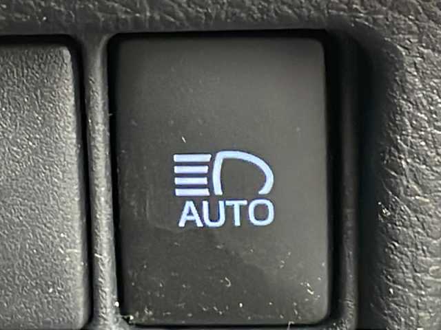 トヨタ Ｃ－ＨＲ G－T 道北・旭川 2017(平29)年 10.2万km センシュアルレッドマイカ /寒冷地仕様//純正ナビ/CD/DVD/BT/SD/フルセグ//バックカメラ//トヨタセーフティセンス＋/BSM/PCS/LDA/RCTA/オートマチックハイビーム/レーダークルーズコントロール//オートライト//前席シートヒーター//純正エンジンスターター//社外16インチAW冬タイヤ//純正18インチAW夏タイヤ積込//ミラーヒーター//ドライブレコーダー//スペアキー//LEDヘッドライト//フォグランプ//革調シートカバー//横滑り防止//フロアマット//ドアバイザー//保証書