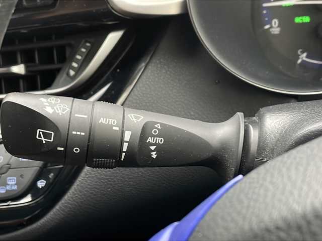 トヨタ Ｃ－ＨＲ G－T 道北・旭川 2017(平29)年 10.2万km センシュアルレッドマイカ /寒冷地仕様//純正ナビ/CD/DVD/BT/SD/フルセグ//バックカメラ//トヨタセーフティセンス＋/BSM/PCS/LDA/RCTA/オートマチックハイビーム/レーダークルーズコントロール//オートライト//前席シートヒーター//純正エンジンスターター//社外16インチAW冬タイヤ//純正18インチAW夏タイヤ積込//ミラーヒーター//ドライブレコーダー//スペアキー//LEDヘッドライト//フォグランプ//革調シートカバー//横滑り防止//フロアマット//ドアバイザー//保証書