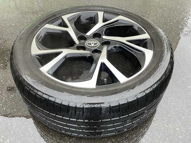 トヨタ Ｃ－ＨＲ G－T 道北・旭川 2017(平29)年 10.2万km センシュアルレッドマイカ /寒冷地仕様//純正ナビ/CD/DVD/BT/SD/フルセグ//バックカメラ//トヨタセーフティセンス＋/BSM/PCS/LDA/RCTA/オートマチックハイビーム/レーダークルーズコントロール//オートライト//前席シートヒーター//純正エンジンスターター//社外16インチAW冬タイヤ//純正18インチAW夏タイヤ積込//ミラーヒーター//ドライブレコーダー//スペアキー//LEDヘッドライト//フォグランプ//革調シートカバー//横滑り防止//フロアマット//ドアバイザー//保証書