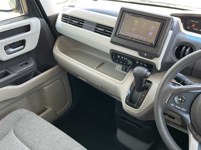 ホンダ Ｎ ＢＯＸ G L ホンダセンシング 石川県 2018(平30)年 6.6万km クリスタルブラックパール 社外ナビ（ＣＮ－ＲＡ０４Ｄ）/ＥＴＣ　/バックカメラ　/フルセグ　/片側パワースライドドア　/シートヒーター　/クルーズコントロール　/オートライト　/Ｂｌｕｅｔｏｏｔｈ　/４ＷＤ　/レーンキープアシスト　/純正アルミホイール/スペアキー(1本)/スタッドレスタイヤ車載
