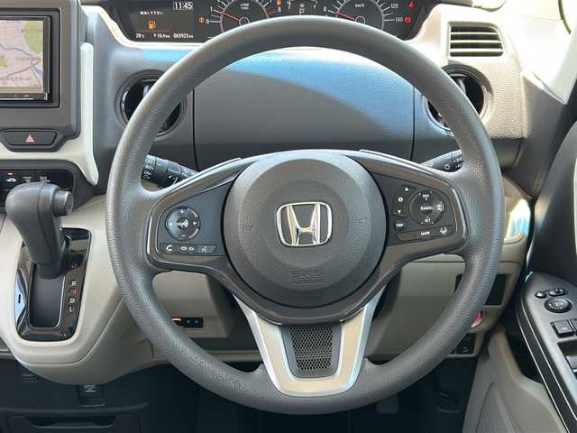 ホンダ Ｎ ＢＯＸ G L ホンダセンシング 石川県 2018(平30)年 6.6万km クリスタルブラックパール 社外ナビ（ＣＮ－ＲＡ０４Ｄ）/ＥＴＣ　/バックカメラ　/フルセグ　/片側パワースライドドア　/シートヒーター　/クルーズコントロール　/オートライト　/Ｂｌｕｅｔｏｏｔｈ　/４ＷＤ　/レーンキープアシスト　/純正アルミホイール/スペアキー(1本)/スタッドレスタイヤ車載