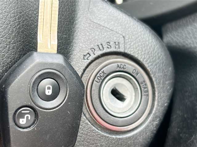 スバル フォレスター 2．0i－L アイサイト 富山県 2013(平25)年 7.6万km ヴェネチアンレッドパール ４WD/社外ナビ/フルセグTV/Bluetooth/バックカメラ/ドライブレコーダー/衝突被害軽減ブレーキ/レーンキープアシスト/レーダークルーズコントロール/ダウンヒルアシスト/ETC/オートライト/ウインカーミラー/アイドリングストップ/横滑り防止機能