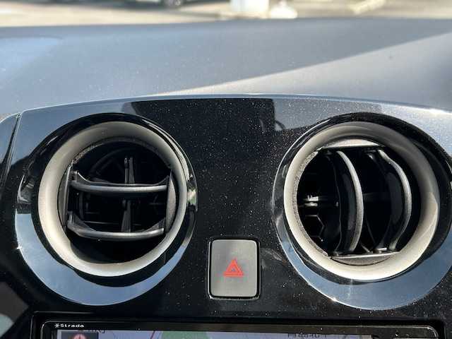 日産 ノート X 静岡県 2019(平31)年 1.5万km ブリリアントホワイトパール ワンオーナー/社外SDナビ/AM/FM/CD/DVD/BT/フルセグ/バックカメラ/純正フロアマット/アイドリングストップ/衝突軽減ブレーキ/プッシュスタート/スマートキー/オートライト