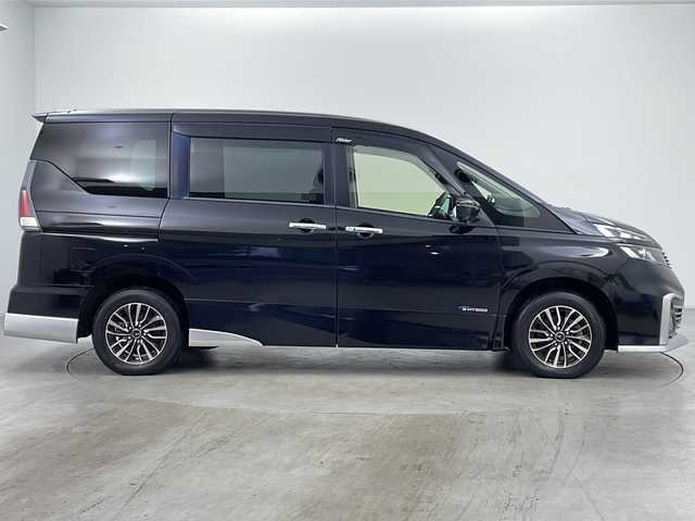 日産 セレナ ライダー 道央・札幌 2016(平28)年 7.3万km ダイヤモンドブラック ・4WD/・寒冷地仕様/・純正ナビ&CD&DVD&SD&BT&TV/・全方位カメラ/・純正フリップダウンモニター/・両側パワースライドドア/・プロパイロット/・衝突軽減ブレーキ/・レーンキープアシスト/・デジタルインナーミラー/・TVキャンセラー/・社外レーダー/・パーキングアシスト/・ドアミラーヒーター/・LEDヘッドライト/・LEDフォグランプ/・LEONIS15インチAW