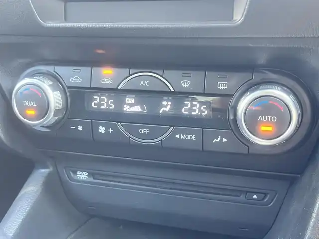 マツダ アクセラ 15S 島根県 2015(平27)年 3万km ディープクリスタルブルーマイカ 純正ナビ　/フルセグＴＶ　/ＤＶＤ再生　/Ｂｌｕｅｔｏｏｔｈ接続　/バックカメラ　/ＥＴＣ　/アイドリングストップ　/衝突軽減ブレーキ　/ブラインドスポットモニター　/スマートキー　/プッシュスタート　/純正１６インチアルミホイール　　/純正フロアマット/スペアキー１本