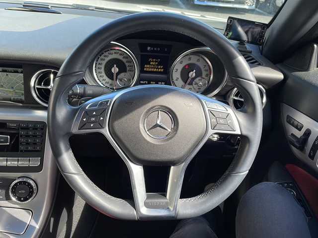 メルセデス・ベンツ ＳＬＫ２００ レーダーセーフティエディション 大阪府 2013(平25)年 1.5万km 白 メーカーHDDナビ/　CD.DVD.BT.フルセグTV/レザーシート/シートヒーター/ベンチレーション/メモリー機能付パワーシート/パドルシフト/HIDライト/ドライブレコーダー/ETC/バックカメラ/社外レーダー/レザーステアリング/ステアリングスイッチ/クルーズコントロール/純正フロアマット/保証書/スペアキー有
