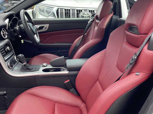 メルセデス・ベンツ ＳＬＫ２００ レーダーセーフティエディション 大阪府 2013(平25)年 1.5万km 白 メーカーHDDナビ/　CD.DVD.BT.フルセグTV/レザーシート/シートヒーター/ベンチレーション/メモリー機能付パワーシート/パドルシフト/HIDライト/ドライブレコーダー/ETC/バックカメラ/社外レーダー/レザーステアリング/ステアリングスイッチ/クルーズコントロール/純正フロアマット/保証書/スペアキー有