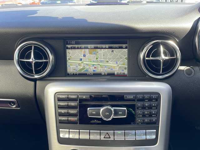 メルセデス・ベンツ ＳＬＫ２００ レーダーセーフティエディション 大阪府 2013(平25)年 1.5万km 白 メーカーHDDナビ/　CD.DVD.BT.フルセグTV/レザーシート/シートヒーター/ベンチレーション/メモリー機能付パワーシート/パドルシフト/HIDライト/ドライブレコーダー/ETC/バックカメラ/社外レーダー/レザーステアリング/ステアリングスイッチ/クルーズコントロール/純正フロアマット/保証書/スペアキー有