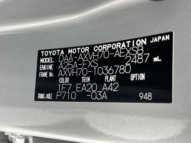 トヨタ カムリ WS 沖縄県 2018(平30)年 8.5万km シルバーM ワンオーナー/純正9インチナビ【NSZT-Y68T】/（フルセグTV DVD　Bluetooth）/バックカメラ/ビルトインETC/トヨタセーフティセンス/ハーフレザーシート/パワーシート/パドルシフト/ステアリングスイッチ/革巻きステアリング/クリアランスソナー/スマートキー/スペアキー/プッシュスタート/LEDヘッドライト/オートライト/純正フロアマット/純正18インチアルミホイール/保証書/取扱説明書/記録簿