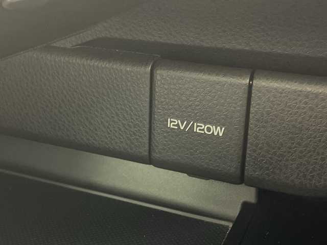 トヨタ カムリ WS 沖縄県 2018(平30)年 8.5万km シルバーM ワンオーナー/純正9インチナビ【NSZT-Y68T】/（フルセグTV DVD　Bluetooth）/バックカメラ/ビルトインETC/トヨタセーフティセンス/ハーフレザーシート/パワーシート/パドルシフト/ステアリングスイッチ/革巻きステアリング/クリアランスソナー/スマートキー/スペアキー/プッシュスタート/LEDヘッドライト/オートライト/純正フロアマット/純正18インチアルミホイール/保証書/取扱説明書/記録簿