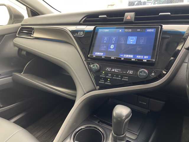 トヨタ カムリ WS 沖縄県 2018(平30)年 8.5万km シルバーM ワンオーナー/純正9インチナビ【NSZT-Y68T】/（フルセグTV DVD　Bluetooth）/バックカメラ/ビルトインETC/トヨタセーフティセンス/ハーフレザーシート/パワーシート/パドルシフト/ステアリングスイッチ/革巻きステアリング/クリアランスソナー/スマートキー/スペアキー/プッシュスタート/LEDヘッドライト/オートライト/純正フロアマット/純正18インチアルミホイール/保証書/取扱説明書/記録簿