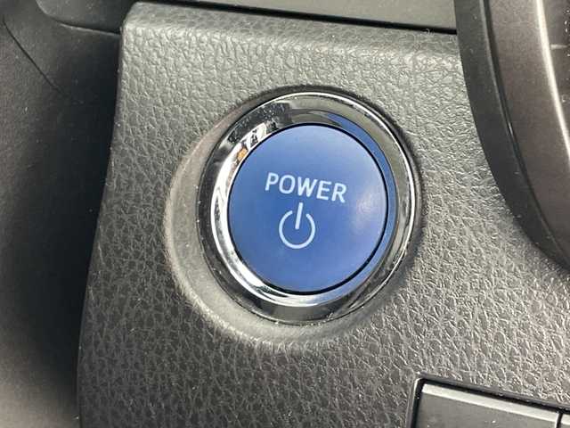 トヨタ カムリ WS 沖縄県 2018(平30)年 8.5万km シルバーM ワンオーナー/純正9インチナビ【NSZT-Y68T】/（フルセグTV DVD　Bluetooth）/バックカメラ/ビルトインETC/トヨタセーフティセンス/ハーフレザーシート/パワーシート/パドルシフト/ステアリングスイッチ/革巻きステアリング/クリアランスソナー/スマートキー/スペアキー/プッシュスタート/LEDヘッドライト/オートライト/純正フロアマット/純正18インチアルミホイール/保証書/取扱説明書/記録簿