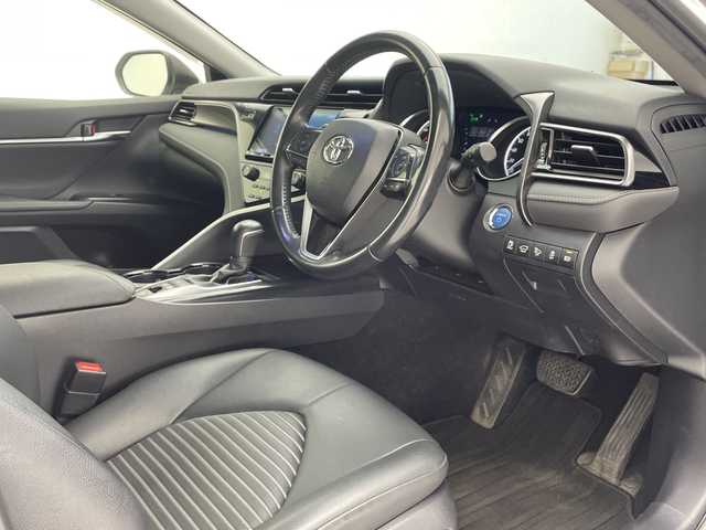 トヨタ カムリ WS 沖縄県 2018(平30)年 8.5万km シルバーM ワンオーナー/純正9インチナビ【NSZT-Y68T】/（フルセグTV DVD　Bluetooth）/バックカメラ/ビルトインETC/トヨタセーフティセンス/ハーフレザーシート/パワーシート/パドルシフト/ステアリングスイッチ/革巻きステアリング/クリアランスソナー/スマートキー/スペアキー/プッシュスタート/LEDヘッドライト/オートライト/純正フロアマット/純正18インチアルミホイール/保証書/取扱説明書/記録簿