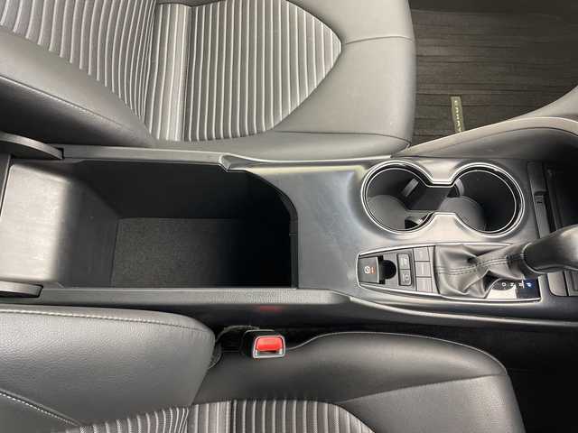 トヨタ カムリ WS 沖縄県 2018(平30)年 8.5万km シルバーM ワンオーナー/純正9インチナビ【NSZT-Y68T】/（フルセグTV DVD　Bluetooth）/バックカメラ/ビルトインETC/トヨタセーフティセンス/ハーフレザーシート/パワーシート/パドルシフト/ステアリングスイッチ/革巻きステアリング/クリアランスソナー/スマートキー/スペアキー/プッシュスタート/LEDヘッドライト/オートライト/純正フロアマット/純正18インチアルミホイール/保証書/取扱説明書/記録簿