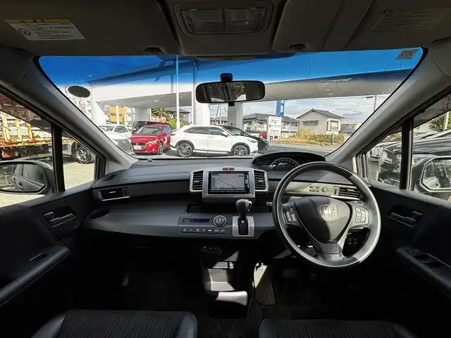 ホンダ フリード G プレミアムエディション 熊本県 2015(平27)年 8.4万km モダンスティールM 純正ナビ（VXM-152VFi）/【フルセグTV/Bluetooth/CD/DVD】/バックカメラ/両側パワースライドドア/クルーズコントロール/ビルトインETC/オートライト/ウィンカーミラー/ステアリングスイッチ/純正フロアマット/純正ドアバイザー/横滑り防止/盗難防止装置/保証書/取扱説明書