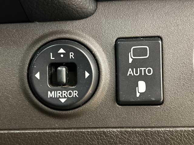 トヨタ クラウン アスリート Gパッケージ 道央・札幌 2009(平21)年 12.6万km ブラック 純正ナビ//プッシュスタート//ドアバイザー//パワーウィンド//ＥＴＣ//エンジンスタータ//クルーズコントロール//オートライト//パワーシート//純正ＨＩＤ