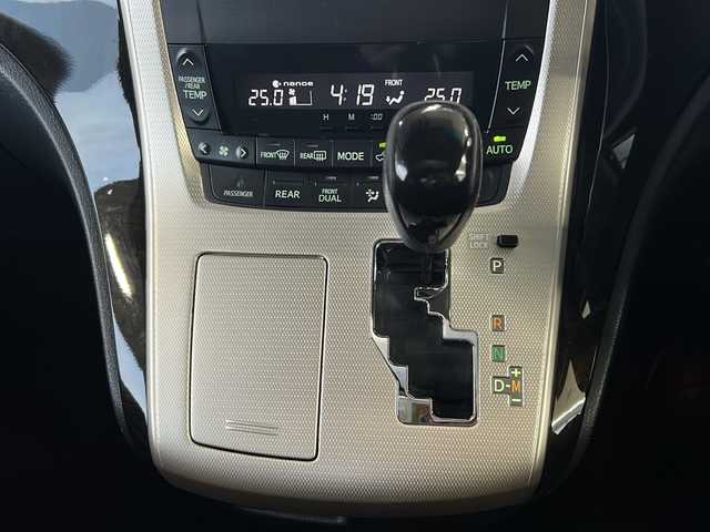 トヨタ アルファード 240S タイプゴールド 岐阜県 2013(平25)年 10.3万km ホワイトパールクリスタルシャイン ワンオーナー/ALPINE8インチナビ/フルセグTV/DVD/CD/HDD/AM/FM/SD/USB/Bluetooth/外部入力/ダブルサンルーフ/後席フリップダウンALPINEモニター/クルーズコントロール/ハーフレザーシート/ビルトインETC/パワーバックドア/両側パワースライドドア/ウッドステアリング/バックカメラ/プッシュスタート/スマートキー/nanoe/ECOMODE/電動格納ミラー/３列シート/純正マット/オートエアコン/オートライト/横滑り防止装置/ROOMライト