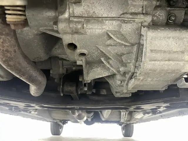 スズキ アルト ターボRS 福島県 2015(平27)年 9.5万km パールホワイト 安全装備/・衝突軽減/・誤発進抑制機能/・エマージェンシーストップシグナル/純正ナビ/・型番：KXM-E507W/・フルセグ/BT/SD/CD/DVD/FM/AM/・バックカメラ/・ETC/前後ドライブレコーダー/ターボタイマー/革巻きステアリング/・ステアリングスイッチ/・パドルシフト/前席シートヒーター/・シートカバー/ＨＩＤヘッドライト/・フォグランプ/・オートライト/スマートキー/・プッシュスタート/電動格納ミラー/・ウィンカーミラー/純正フロアマット/純正ドアバイザー