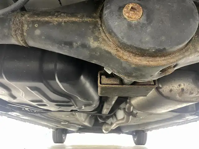 スズキ アルト ターボRS 福島県 2015(平27)年 9.5万km パールホワイト 安全装備/・衝突軽減/・誤発進抑制機能/・エマージェンシーストップシグナル/純正ナビ/・型番：KXM-E507W/・フルセグ/BT/SD/CD/DVD/FM/AM/・バックカメラ/・ETC/前後ドライブレコーダー/ターボタイマー/革巻きステアリング/・ステアリングスイッチ/・パドルシフト/前席シートヒーター/・シートカバー/ＨＩＤヘッドライト/・フォグランプ/・オートライト/スマートキー/・プッシュスタート/電動格納ミラー/・ウィンカーミラー/純正フロアマット/純正ドアバイザー