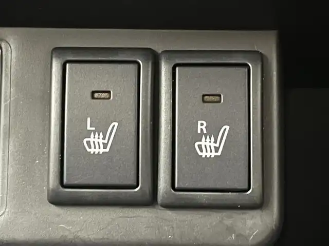 スズキ アルト ターボRS 福島県 2015(平27)年 9.5万km パールホワイト 安全装備/・衝突軽減/・誤発進抑制機能/・エマージェンシーストップシグナル/純正ナビ/・型番：KXM-E507W/・フルセグ/BT/SD/CD/DVD/FM/AM/・バックカメラ/・ETC/前後ドライブレコーダー/ターボタイマー/革巻きステアリング/・ステアリングスイッチ/・パドルシフト/前席シートヒーター/・シートカバー/ＨＩＤヘッドライト/・フォグランプ/・オートライト/スマートキー/・プッシュスタート/電動格納ミラー/・ウィンカーミラー/純正フロアマット/純正ドアバイザー