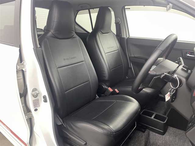 スズキ アルト ターボRS 福島県 2015(平27)年 9.5万km パールホワイト 安全装備/・衝突軽減/・誤発進抑制機能/・エマージェンシーストップシグナル/純正ナビ/・型番：KXM-E507W/・フルセグ/BT/SD/CD/DVD/FM/AM/・バックカメラ/・ETC/前後ドライブレコーダー/ターボタイマー/革巻きステアリング/・ステアリングスイッチ/・パドルシフト/前席シートヒーター/・シートカバー/ＨＩＤヘッドライト/・フォグランプ/・オートライト/スマートキー/・プッシュスタート/電動格納ミラー/・ウィンカーミラー/純正フロアマット/純正ドアバイザー