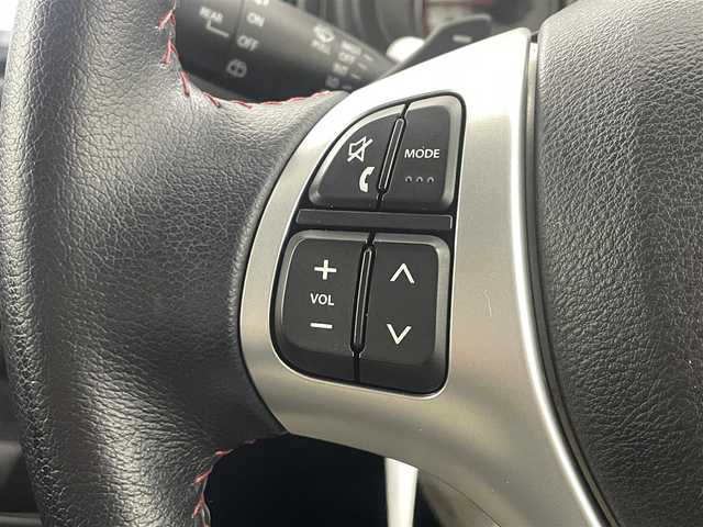 スズキ アルト ターボRS 福島県 2015(平27)年 9.5万km パールホワイト 安全装備/・衝突軽減/・誤発進抑制機能/・エマージェンシーストップシグナル/純正ナビ/・型番：KXM-E507W/・フルセグ/BT/SD/CD/DVD/FM/AM/・バックカメラ/・ETC/前後ドライブレコーダー/ターボタイマー/革巻きステアリング/・ステアリングスイッチ/・パドルシフト/前席シートヒーター/・シートカバー/ＨＩＤヘッドライト/・フォグランプ/・オートライト/スマートキー/・プッシュスタート/電動格納ミラー/・ウィンカーミラー/純正フロアマット/純正ドアバイザー