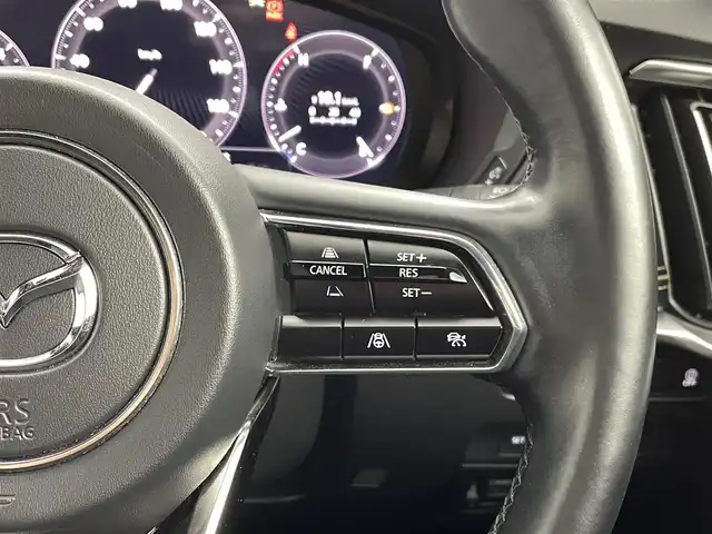 マツダ ＣＸ－６０ XD エクスクルーシブモード 熊本県 2023(令5)年 2.5万km プラチナクォーツメタリック ４WD/サンルーフ/BOSEサウンドシステム/純正ナビ（ＡｐｐｌＣａｒＰｌａｙ・ＡｎｄｒｏｉｄＡｕｔｏ・ＢＴ・フルセグ・ＵＳＢ）/アラウンドビューモニター　/ビルトインＥＴＣ２．０　/社外前後ドライブレコーダー　/衝突軽減ブレーキ/レーンキープアシスト/前後誤発進抑制/車線逸脱警報/ブラインドスポットモニター/標識認識機能/アダブティブクルーズコントロール/アイドリングストップ/ヘッドアップディスプレイ/パワーバックドア/前後クリアランスソナー　/全席シートヒータ/前席エアーシート/前席パワーシート/ステアリングヒーター/純正フロアマット/純正２０インチAW/オートライト/オートマチックハイビーム/フォグライト/スマートキー/プッシュスタート/スペアキー1本/保証書