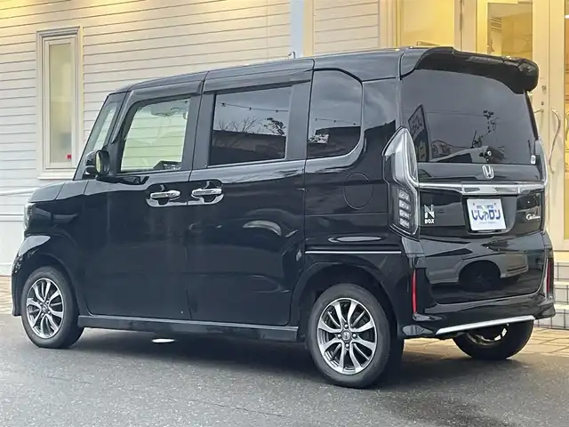 ホンダ Ｎ ＢＯＸ カスタム L 秋田県 2022(令4)年 4.9万km クリスタルブラックパール (株)IDOMが運営する【じしゃロン秋田店】の自社ローン対象車両になります。こちらは現金ご利用時の価格です。自社ローンご希望の方は別途その旨お申付け下さい。/Honda SENSING/衝突軽減ブレーキ（CMBS）/誤発進抑制機能/歩行者事故低減ステアリング/路外逸脱抑制機能/渋滞追従機能付アダプティブクルーズコントロール（ACC）/車線維持支援システム（LKAS）/先行車発進お知らせ機能/標識認識機能/後方誤発進抑制機能/オートハイビーム/純正SDナビ【CD/DVD/SD/Bluetooth/Apple CarPlay/Music Rack/HDMI/USB/iPod】/バックカメラ/フルセグTV/片側パワースライドドア/前席シートヒーター/後席コーナーセンサー/LEDヘッドライト