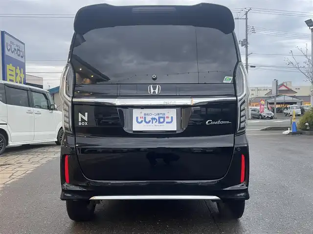 ホンダ Ｎ ＢＯＸ カスタム L 秋田県 2022(令4)年 4.9万km クリスタルブラックパール (株)IDOMが運営する【じしゃロン秋田店】の自社ローン対象車両になります。こちらは現金ご利用時の価格です。自社ローンご希望の方は別途その旨お申付け下さい。/Honda SENSING/衝突軽減ブレーキ（CMBS）/誤発進抑制機能/歩行者事故低減ステアリング/路外逸脱抑制機能/渋滞追従機能付アダプティブクルーズコントロール（ACC）/車線維持支援システム（LKAS）/先行車発進お知らせ機能/標識認識機能/後方誤発進抑制機能/オートハイビーム/純正SDナビ【CD/DVD/SD/Bluetooth/Apple CarPlay/Music Rack/HDMI/USB/iPod】/バックカメラ/フルセグTV/片側パワースライドドア/前席シートヒーター/後席コーナーセンサー/LEDヘッドライト