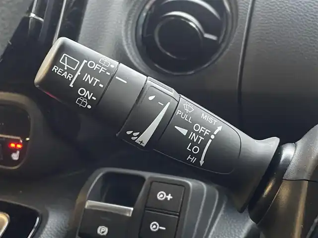 ホンダ Ｎ ＢＯＸ カスタム L 秋田県 2022(令4)年 4.9万km クリスタルブラックパール (株)IDOMが運営する【じしゃロン秋田店】の自社ローン対象車両になります。こちらは現金ご利用時の価格です。自社ローンご希望の方は別途その旨お申付け下さい。/Honda SENSING/衝突軽減ブレーキ（CMBS）/誤発進抑制機能/歩行者事故低減ステアリング/路外逸脱抑制機能/渋滞追従機能付アダプティブクルーズコントロール（ACC）/車線維持支援システム（LKAS）/先行車発進お知らせ機能/標識認識機能/後方誤発進抑制機能/オートハイビーム/純正SDナビ【CD/DVD/SD/Bluetooth/Apple CarPlay/Music Rack/HDMI/USB/iPod】/バックカメラ/フルセグTV/片側パワースライドドア/前席シートヒーター/後席コーナーセンサー/LEDヘッドライト