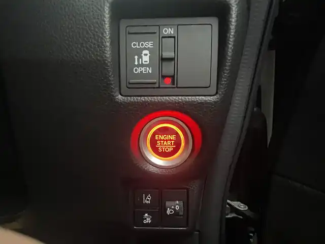 ホンダ Ｎ ＢＯＸ カスタム L 秋田県 2022(令4)年 4.9万km クリスタルブラックパール (株)IDOMが運営する【じしゃロン秋田店】の自社ローン対象車両になります。こちらは現金ご利用時の価格です。自社ローンご希望の方は別途その旨お申付け下さい。/Honda SENSING/衝突軽減ブレーキ（CMBS）/誤発進抑制機能/歩行者事故低減ステアリング/路外逸脱抑制機能/渋滞追従機能付アダプティブクルーズコントロール（ACC）/車線維持支援システム（LKAS）/先行車発進お知らせ機能/標識認識機能/後方誤発進抑制機能/オートハイビーム/純正SDナビ【CD/DVD/SD/Bluetooth/Apple CarPlay/Music Rack/HDMI/USB/iPod】/バックカメラ/フルセグTV/片側パワースライドドア/前席シートヒーター/後席コーナーセンサー/LEDヘッドライト