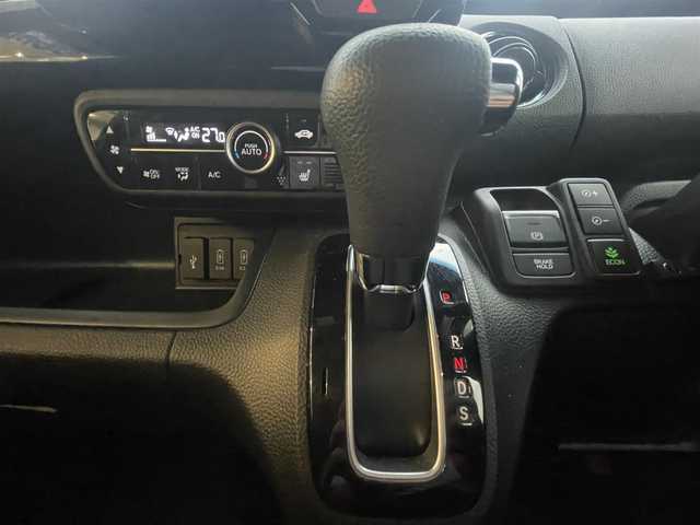 ホンダ Ｎ ＢＯＸ カスタム L 秋田県 2022(令4)年 4.9万km クリスタルブラックパール (株)IDOMが運営する【じしゃロン秋田店】の自社ローン対象車両になります。こちらは現金ご利用時の価格です。自社ローンご希望の方は別途その旨お申付け下さい。/Honda SENSING/衝突軽減ブレーキ（CMBS）/誤発進抑制機能/歩行者事故低減ステアリング/路外逸脱抑制機能/渋滞追従機能付アダプティブクルーズコントロール（ACC）/車線維持支援システム（LKAS）/先行車発進お知らせ機能/標識認識機能/後方誤発進抑制機能/オートハイビーム/純正SDナビ【CD/DVD/SD/Bluetooth/Apple CarPlay/Music Rack/HDMI/USB/iPod】/バックカメラ/フルセグTV/片側パワースライドドア/前席シートヒーター/後席コーナーセンサー/LEDヘッドライト