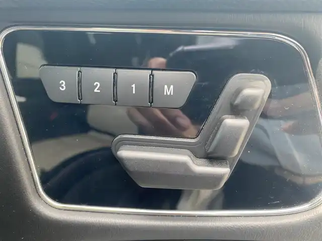 メルセデス・ベンツ ゲレンデヴァーゲン Ｇ３５０ ブルーテック ED ゼブラ 福岡県 2015(平27)年 8.5万km ポーラホワイト ・サンルーフ/・Harman/Kardonサウンドシステム/・純正ナビ /フルセグTV/BT/CD/DVD/USB/・バック/サイドカメラ /・ポーセレン＆ブラックdesignoレザーシート/・前席パワーシート/メモリーシート/ベンチレーション/・全席シートヒーター/・ACC/・ブラインドスポット/・ETC/・Yupiteru 前後型ドライブレコーダー ”SN-TW9900”/・AUTOヘッドライト/・電動テレスコピック/・保証書/取扱説明書/・スペアキー