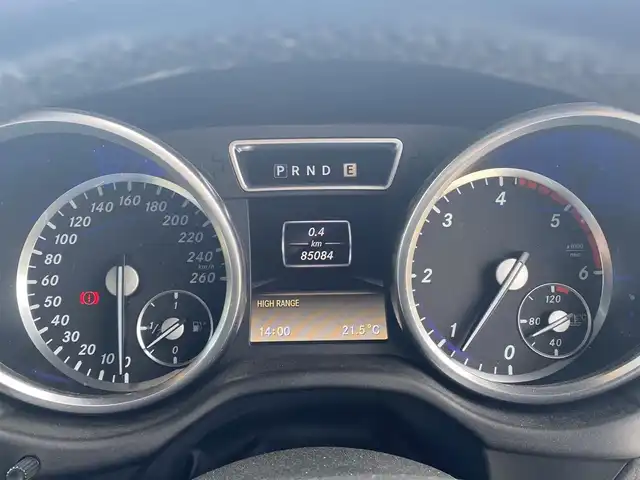 メルセデス・ベンツ ゲレンデヴァーゲン Ｇ３５０ ブルーテック ED ゼブラ 福岡県 2015(平27)年 8.5万km ポーラホワイト ・サンルーフ/・Harman/Kardonサウンドシステム/・純正ナビ /フルセグTV/BT/CD/DVD/USB/・バック/サイドカメラ /・ポーセレン＆ブラックdesignoレザーシート/・前席パワーシート/メモリーシート/ベンチレーション/・全席シートヒーター/・ACC/・ブラインドスポット/・ETC/・Yupiteru 前後型ドライブレコーダー ”SN-TW9900”/・AUTOヘッドライト/・電動テレスコピック/・保証書/取扱説明書/・スペアキー