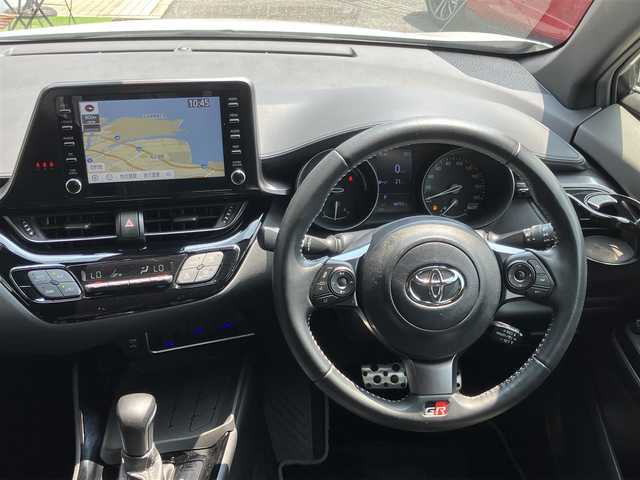 トヨタ Ｃ－ＨＲ S GRスポーツ 山口県 2020(令2)年 4.5万km ブラック/ホワイトパールクリスタルシャイン 2トーン 純正ディスプレイオーディオ/　＆ナビ＆全方位モニター/純正フロアマット/純正ドアバイザー/純正LEDヘッドライト/　＆LEDフォグランプ/ハーフレザーシート/クルーズコントロール/オートライト/オートハイビーム/ビルトインETC2.0