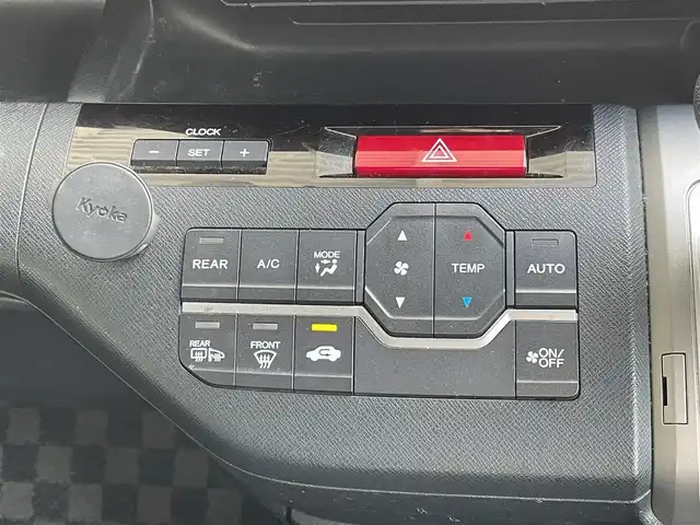 ホンダ ステップワゴン スパーダ Z 東京都 2010(平22)年 9.6万km プレミアムホワイトパール ナビ　/アルパイン後席モニター　/両側電動　/ビルトインＥＴＣ　/前後ドラレコ　/フルセグＴＶ　/パドルシフト　/Ｂｌｕｅｔｏｏｔｈ　/純正１６インチＡＷ　/バックカメラ　/スマートキー　/スペアキー　/シートカバー