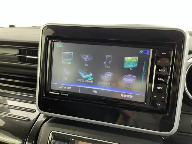 スズキ スペーシア カスタム HYBRID XS 福井県 2018(平30)年 5.1万km ピュアホワイトP メモリナビ【CN-RE04WD】/-BT/フルセグTV/CD/DVD/FM/AM/SD/衝突軽減ブレーキ/クリアランスソナー/車線逸脱警報/横滑り防止装置/オートライト/オートハイビーム/両側パワースライドドア/シートヒーター/ドアバイザー/フロアマット/純正アルミ１５インチ/フォグランプ/アイドリングストップ