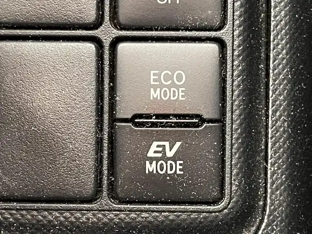 トヨタ アクア G 群馬県 2017(平29)年 5万km シルバーM 社外パナソニックナビ/・フルセグTV/BT/CD/DVD/FM/AM/＝＝＝＝＝/ナビ　フルセグＴＶ　バックカメラ　トヨタセーフティセンス　プリクラッシュセーフティ　レーンディパーチャーアラート　オートマチックハイビーム　ＥＴＣ　クルーズコントロール　プッシュスタート　禁煙車