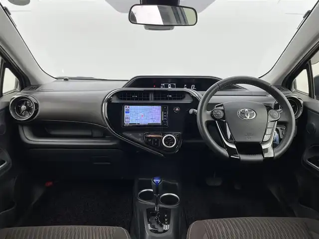 トヨタ アクア G 群馬県 2017(平29)年 5万km シルバーM 社外パナソニックナビ/・フルセグTV/BT/CD/DVD/FM/AM/＝＝＝＝＝/ナビ　フルセグＴＶ　バックカメラ　トヨタセーフティセンス　プリクラッシュセーフティ　レーンディパーチャーアラート　オートマチックハイビーム　ＥＴＣ　クルーズコントロール　プッシュスタート　禁煙車