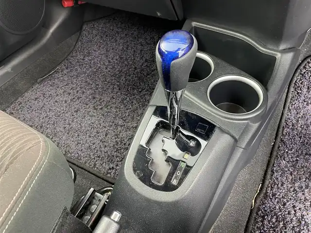 トヨタ アクア G 群馬県 2017(平29)年 5万km シルバーM 社外パナソニックナビ/・フルセグTV/BT/CD/DVD/FM/AM/＝＝＝＝＝/ナビ　フルセグＴＶ　バックカメラ　トヨタセーフティセンス　プリクラッシュセーフティ　レーンディパーチャーアラート　オートマチックハイビーム　ＥＴＣ　クルーズコントロール　プッシュスタート　禁煙車