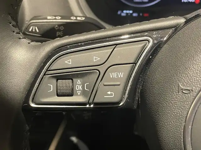 アウディ Ｑ２ 30TFSIスポーツ 静岡県 2019(令1)年 2.7万km コーラルオレンジメタリック アシスタンスパッケージ /ACC LKA BSM /ナビゲーションパッケージ /TV USB Bカメラ /バーチャルコクピット /シートヒーター /LEDヘッドライト /パワーバックドア /スマートキー /ETC2.0 /純正17インチAW