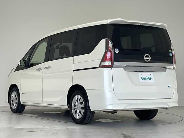 日産 セレナ X 愛知県 2017(平29)年 5万km ブリリアントホワイトパール 衝突軽減システム/純正９型SDナビ/フリップダウンモニター/フルセグ/CD/DVD/Bluetooth/バックカメラ/リアオートエアコン/オートライト/ドライブレコーダー/ETC/ステアリングスイッチ/スマートキー/プッシュスタート