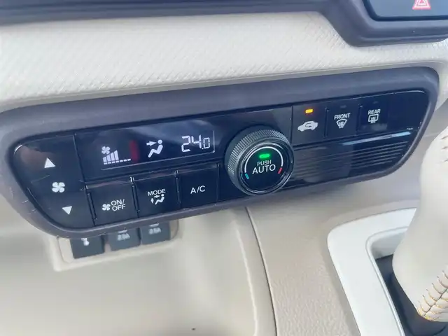 ホンダ Ｎ ＢＯＸ G EX ホンダセンシング 島根県 2018(平30)年 5.4万km プレミアムイエローパールⅡ ワンオーナー/純正SDナビ/フルセグテレビ/Bluetooth/CD/DVD再生/バックカメラ/ETC/前方ドライブレコーダー/パワースライドドア/衝突被害軽減システム/レーンキープアシスト/横滑り防止装置/後方コーナーセンサー/純正LEDオートヘッドライト/純正１４インチ・モデューロアルミホイール/スタッドレスタイヤ＆純正スチールホイール4本積込み/アレルクリーンプラスシート（抗菌シート）/スマートキー（リモコンキー専用２トーンカラー）/プッシュスタート/純正フロアマット
